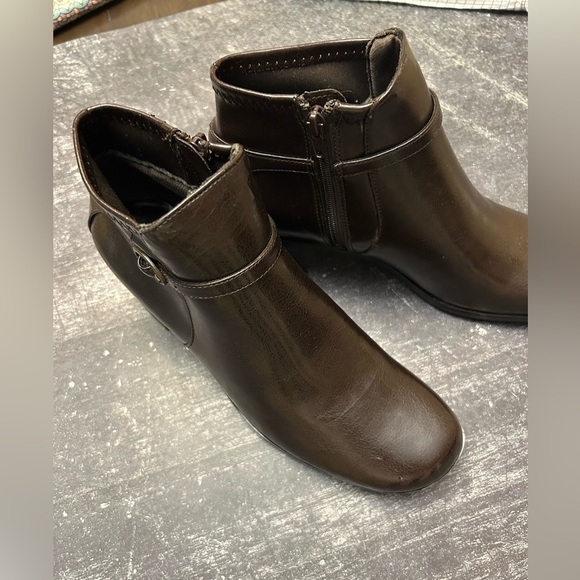 Life Stride Dark Brown Ankle Booties - Picture 3 of 6